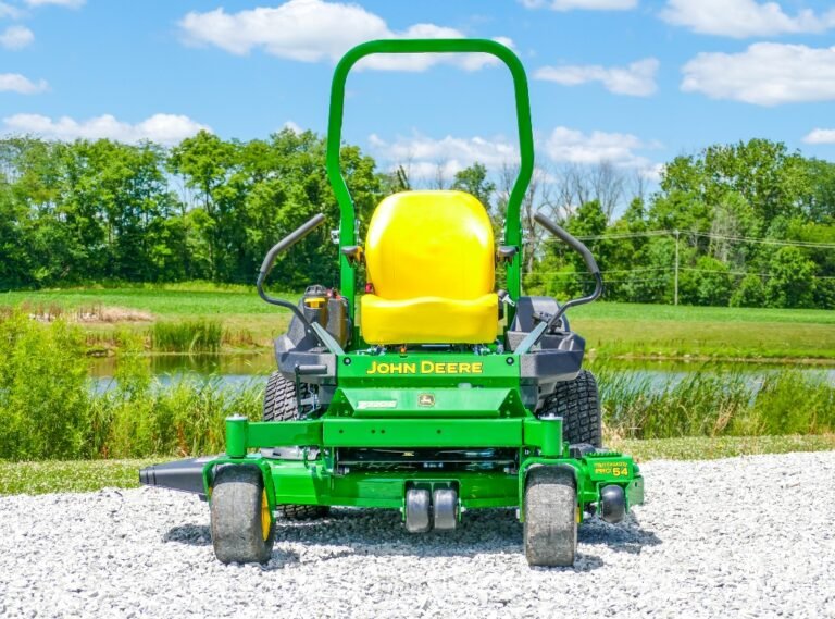 John Deere Z735E Zero-Turn Lawn Mower Review